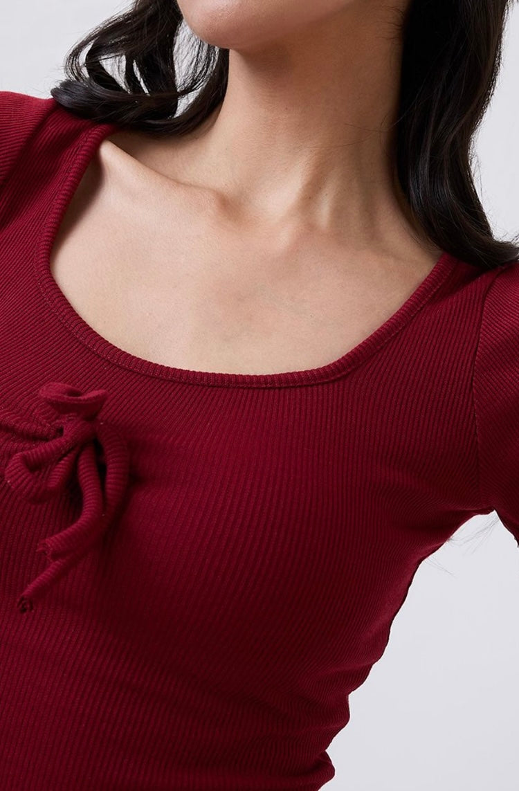 Vlantix Women Maroon Ribbed Tie-Front Lettuce Edge Crop Top