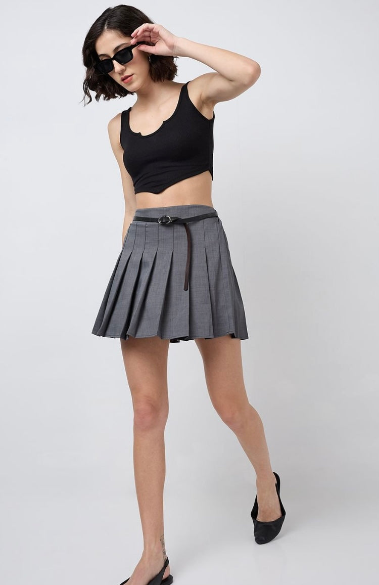 Vlantix Women Black Ribbed Notched Pointed Hem Crop Top